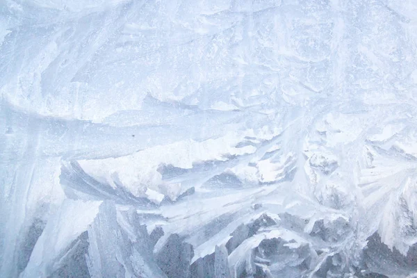 清晨冰冻冰盒上的冰霜图案 — 图库照片