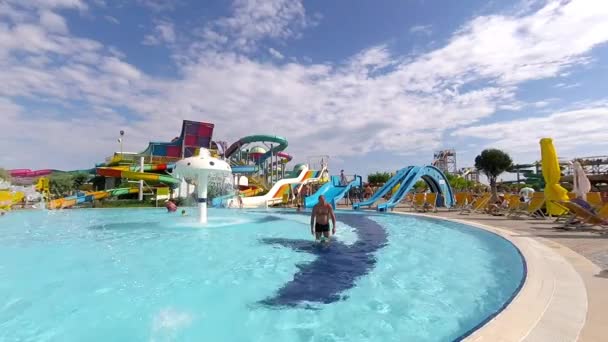 Waterpark Bananenrepubliek Yevpatoriya Krim Oekraine Juni 2018 Waterpark Banana Republic — Stockvideo