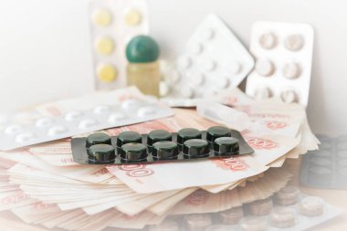 Hap ve uyuşturucu büyük Rus parası ile masaya yalan