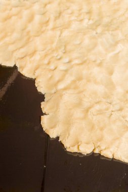 Kurabiye hamuru kek metal bir kalıp üzerine geleceği için