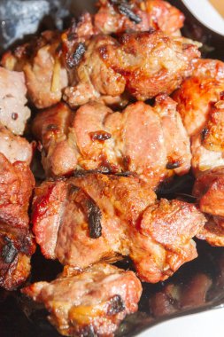 Domuz eti lezzetli iştah açıcı şiş kebap plakadır