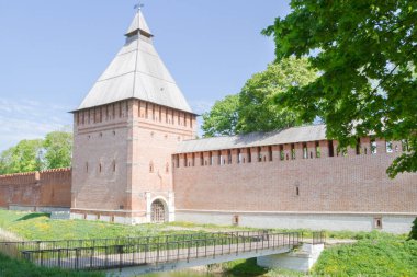 Smolensk güneşli bir bahar.
