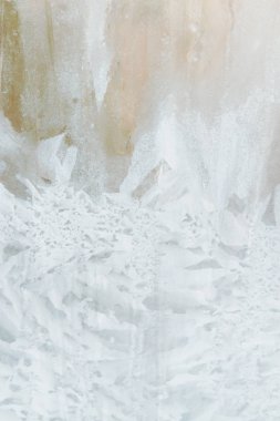 Sabahın erken saatlerinde bir donmuş buz soğuk desenleri kutu