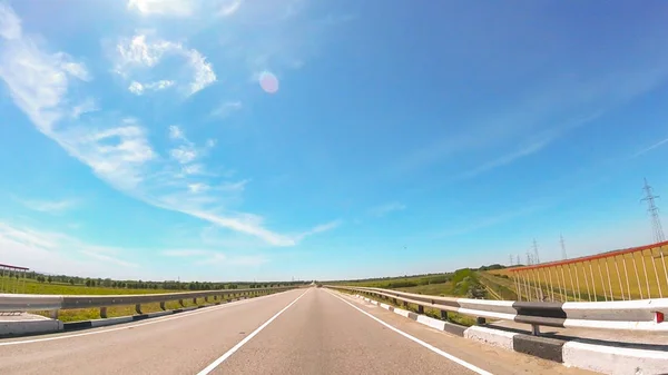 View of the country road in the South in Sunny weather — Stock Photo, Image