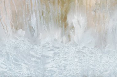 Sabahın erken saatlerinde bir donmuş buz soğuk desenleri kutu