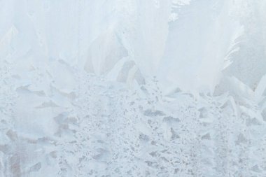 Sabahın erken saatlerinde bir donmuş buz soğuk desenleri kutu