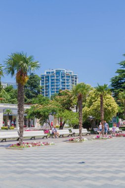 Yalta şehri, Kırım 02 Temmuz 2019. Yazın güneşli bir günde Yalta şehrinin seti