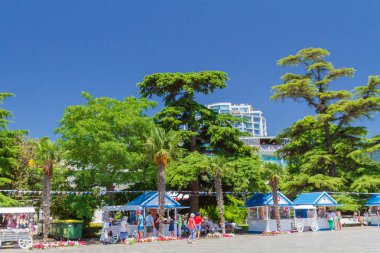 Yalta şehri, Kırım 02 Temmuz 2019. Yazın güneşli bir günde Yalta şehrinin seti