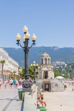 Yalta şehri, Kırım 02 Temmuz 2019. Yazın güneşli bir günde Yalta şehrinin seti