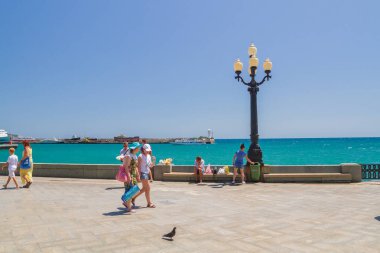 Yalta şehri, Kırım 02 Temmuz 2019. Yazın güneşli bir günde Yalta şehrinin seti
