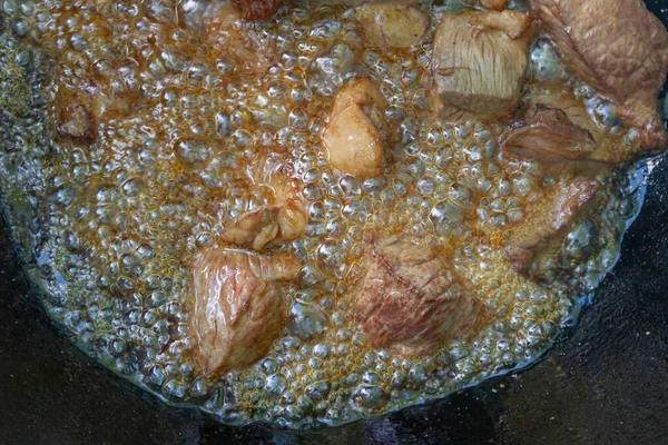 Pilaf Masak Kaldron Pada Panggangan Luar Musim Panas — Stok Foto