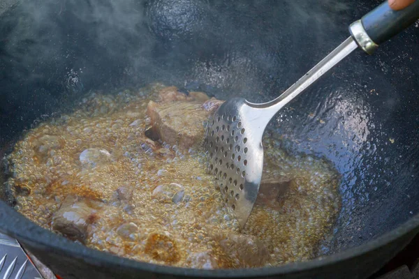 Cozinhar Pilaf Caldeirão Grelha Lado Fora Verão — Fotografia de Stock