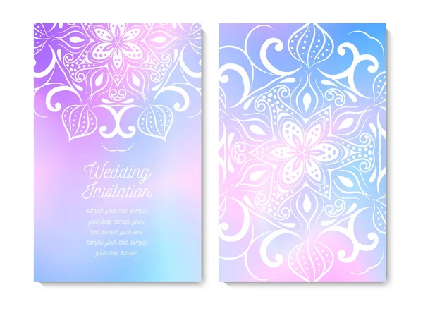 Hochzeitskarte oder Einladung. Kreisförmiges Spitzenmuster mit irisierendem Hintergrund — Stockvektor