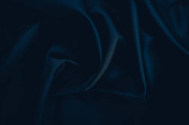 Malzemenin dokusu lüks, minimalizm ve zarafet atmosferi yaratıyor. Tasarım projeleri, moda konseptleri, reklam afişleri veya şık bir arka plan için mükemmel..