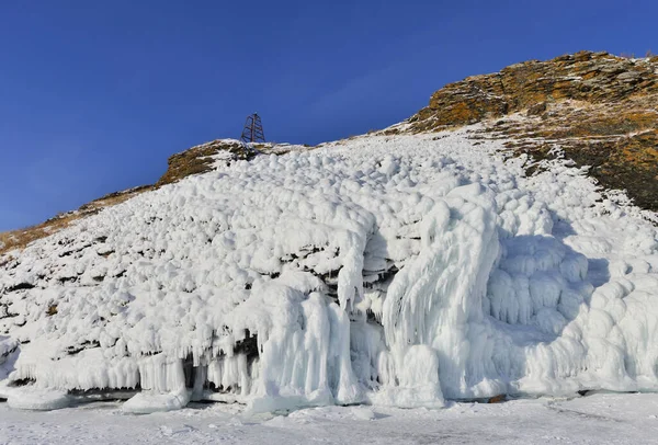 Eis Auf Den Felsen Des Baikalsees — Stockfoto