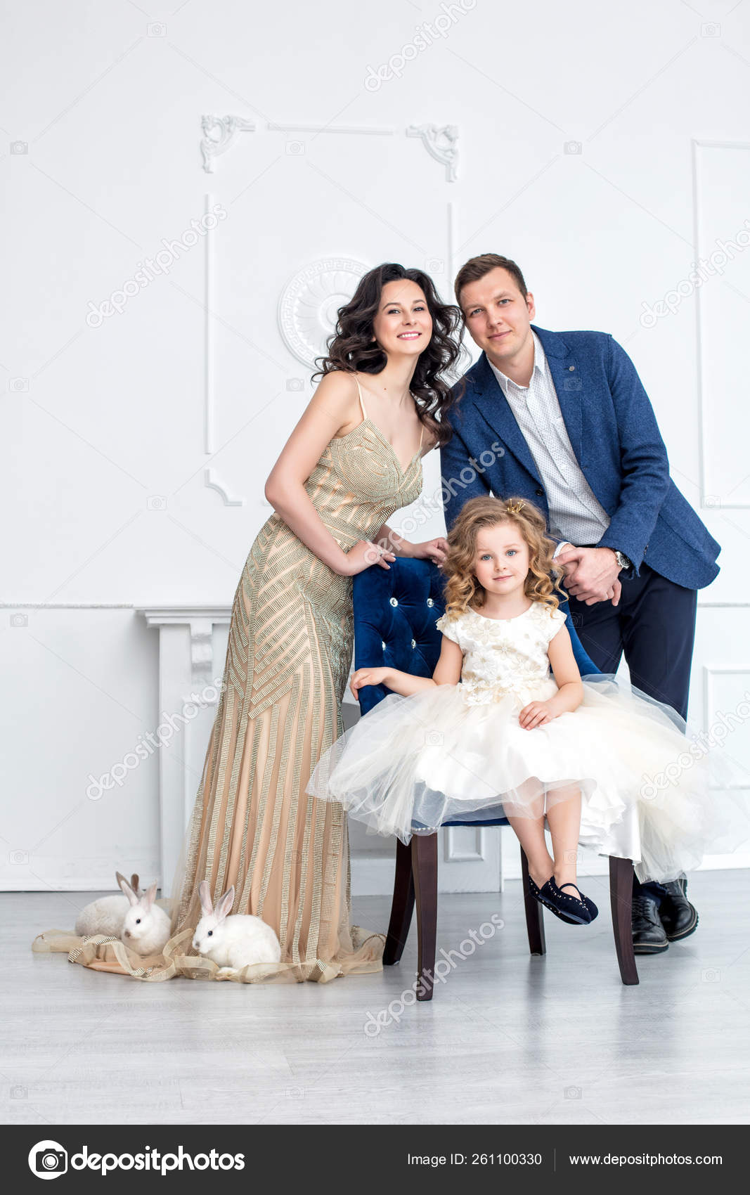 mother father daughter dress