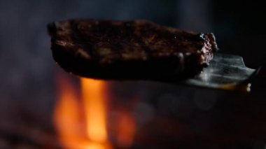 Lezzetli biftek ızgara restoranda hazırdır