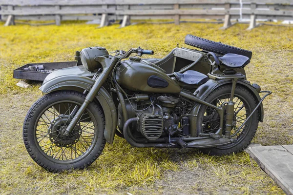 Gamla militära motorcykel. Tvåhjuligt fordon av andra världskriget — Stockfoto