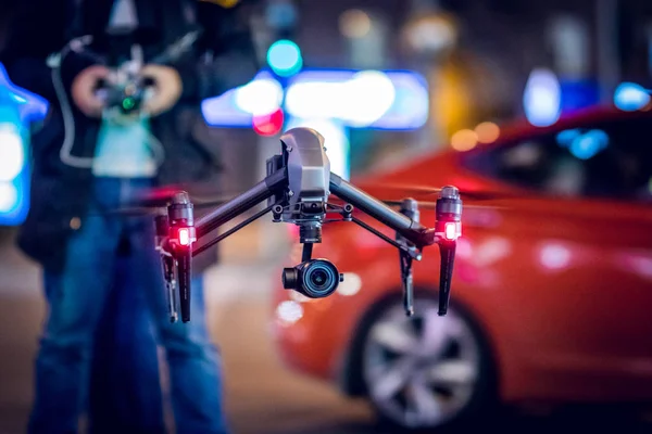 Drone Aterriza Calle Volando Alrededor Ciudad —  Fotos de Stock