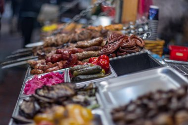 Sokak gıda et sebze salata üstünde belgili tanımlık sayaç