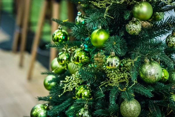 Árbol Navidad Decorado Con Juguetes Navidad Color —  Fotos de Stock