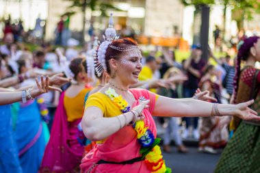 Kiev, Ukrayna - 26 Mayıs 2017: Khreshchatyk Caddesi'ndeki Vedik festivali sırasında Hare Krishnas Alayı