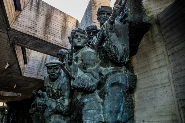 Kiev, moederland. Monument voor de overwinning van Sovjetsoldaten in de Tweede Wereldoorlog. — Stockfoto