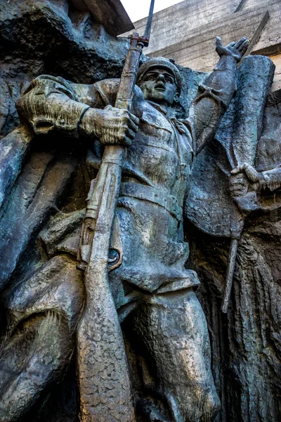 Kiev, Anavatan. Sovyet askerlerinin İkinci Dünya Savaşı 'ndaki zaferinin anıtı..