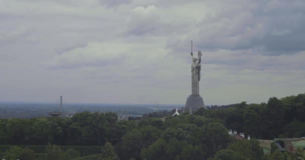 Kiev, Ukraine - June 28, 2020: Monument of Mother Motherland in Kiev, Ukraine — Stock Video