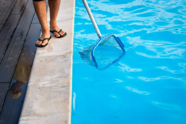 Closeup Young Caucasian Man Cleaning Bottom Portable Swimming Pool Placed — Stock Photo, Image