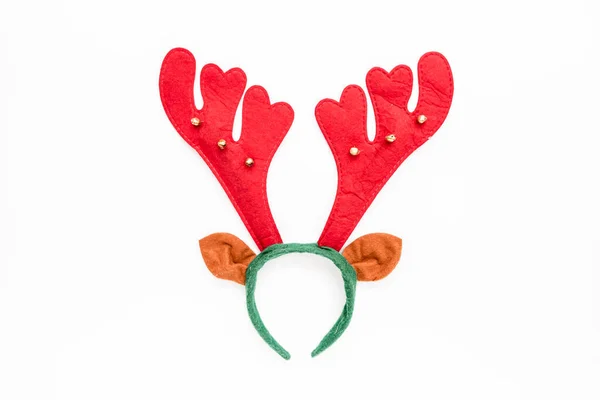 크리스마스 사슴 모자. 머리 위에 얹어 놓은 크리스마스 장식. — 스톡 사진