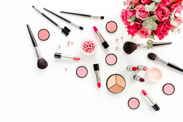 Professional decorative cosmetics, makeup tools on white background. Flat composition beauty, fashion. flat lay, top view — Stock Photo, Image