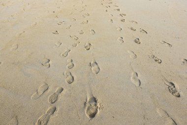 ayak basmak kumsalda