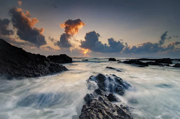 Atemberaubende Sonnenaufgangslandschaft Über Dem Pandak Strand Terengganu Malaysia Mit Einzigartiger — Stockfoto