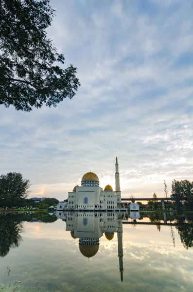 Tranquil Lake Surrounded Salam Mosque Located Selangor Malaysia Reflection Lake — Stock Photo, Image