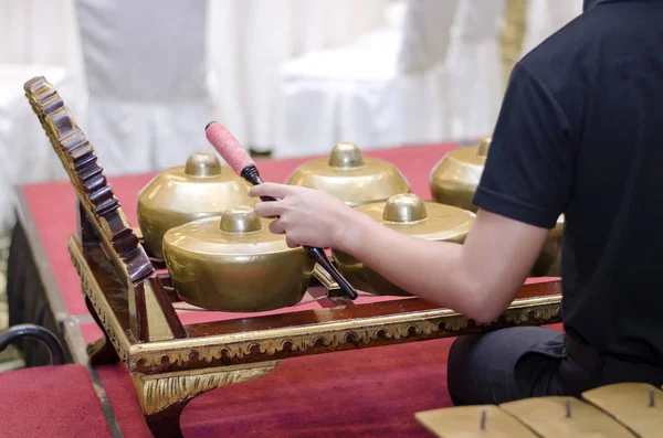 マレーシアの伝統楽器 ガムラン を演奏 選択的フォーカスショット — ストック写真