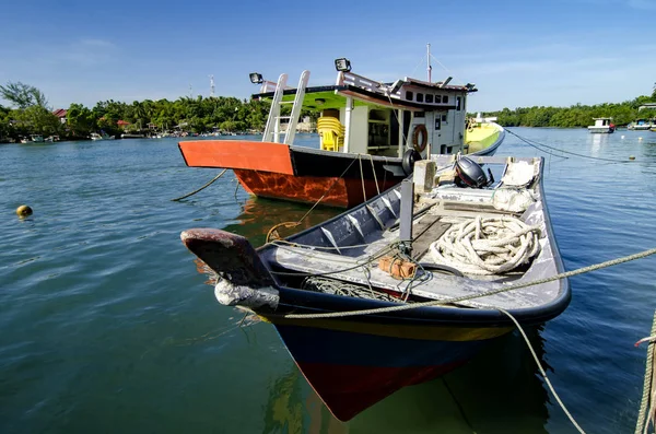 Όμορφο Χωριό Terengganu Μαλαισία Φόντο Παραδοσιακό Αλιευτικό Σκάφος Αγκυροβολημένο Στο — Φωτογραφία Αρχείου