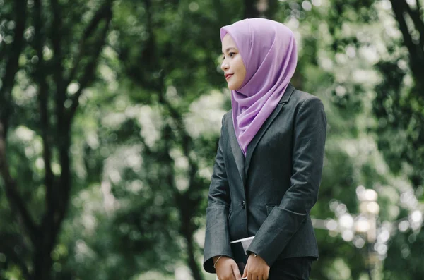 Student Business Concept Young Professional Hijab Women Suit Urban Park — Stock Photo, Image