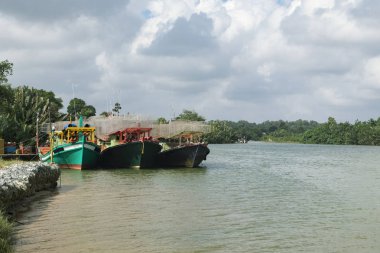 Terengganu, Malezya'da bulunan limanda palamarla balıkçı teknesi