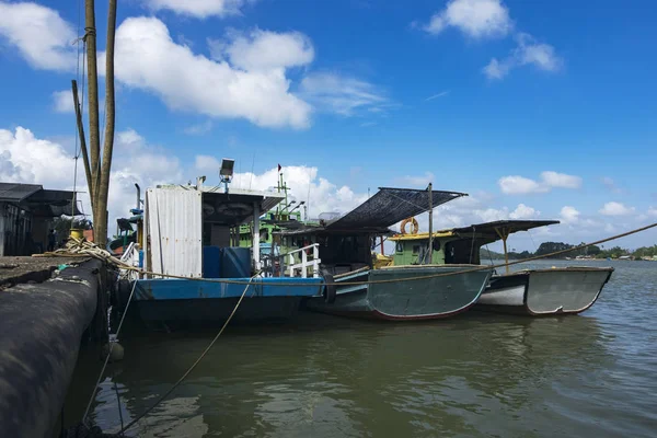 Barco Pescador Atracado Porto Localizado Terengganu Malásia — Fotografia de Stock