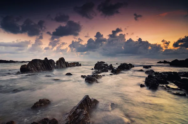 Die Schöne Landschaft Tropischer Strand Über Atemberaubendem Sonnenaufgang Hintergrund Und — Stockfoto