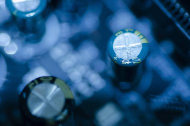 seçici odak etkisi ve makro görünümü Elektronik komponentleri grubunun anakart devre kartı üzerinde