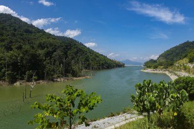 hidroelectric baraj altında parlak güneşli bir günde Cameron Highland, Malezya'da bulunan