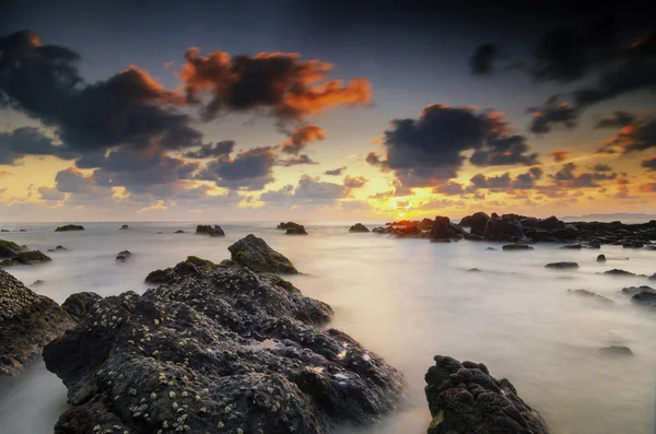 Bela Vista Para Mar Com Paisagem Formação Rocha Única Sobre — Fotografia de Stock