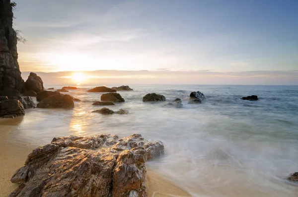 Reizen Vrije Tijd Concept Mooi Zee Uitzicht Landschap Prachtige Zonsopgang — Stockfoto