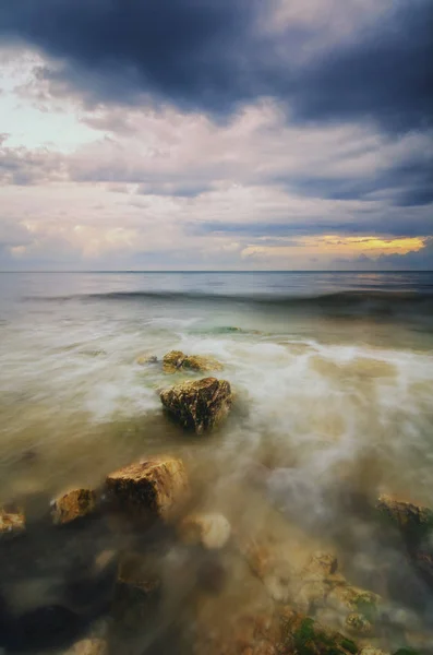 Концепция Путешествий Отдыха Красивые Пейзажи Видом Море Фоне Потрясающего Восхода — стоковое фото