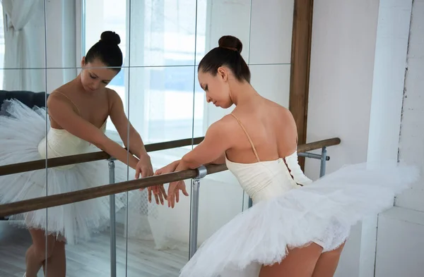 Bailarina lombriz antes de la práctica. —  Fotos de Stock