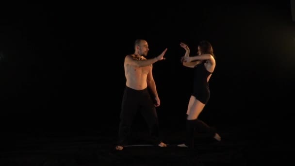 Хорошее удовлетворение мужчины видео, одна жена на троих