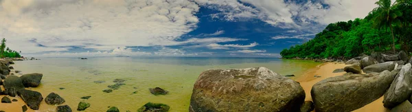 Panorama, widok na dziką plażę i Ocean — Zdjęcie stockowe