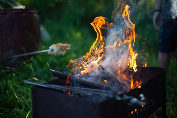 Ekmek ateşte kızarır..